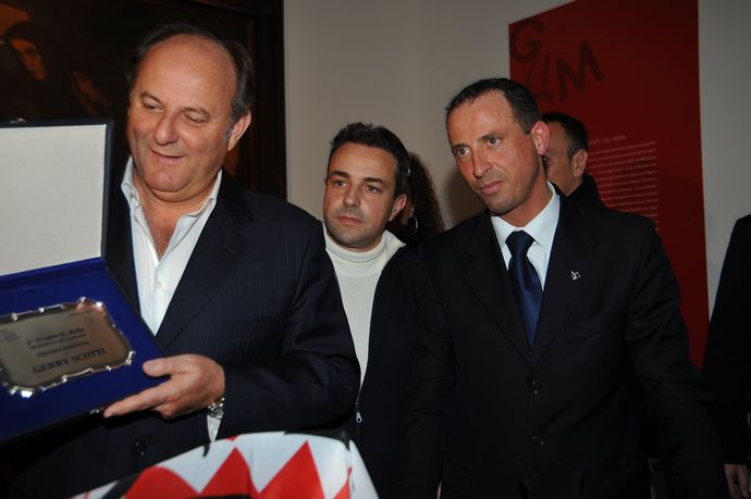 Ingrandisci la foto